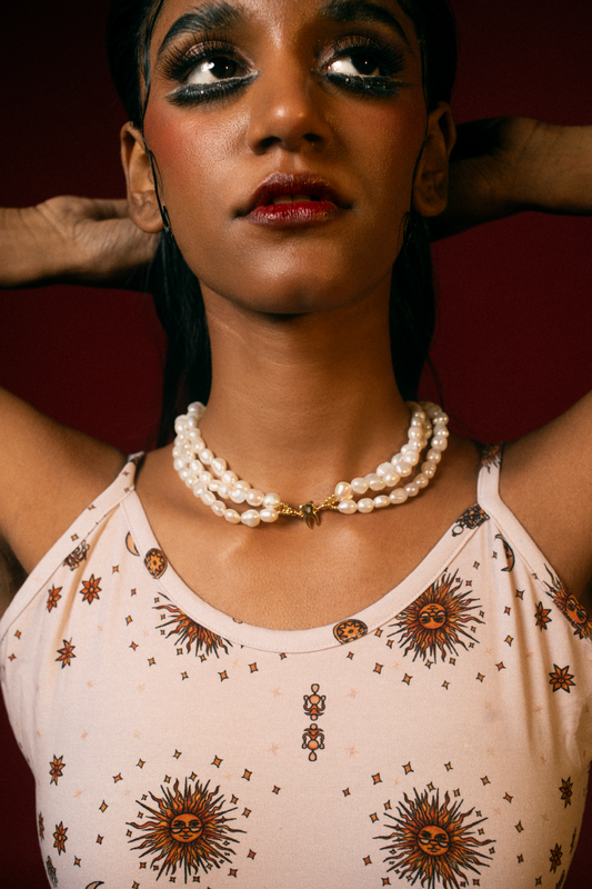 Pearly white Teeth neckpiece