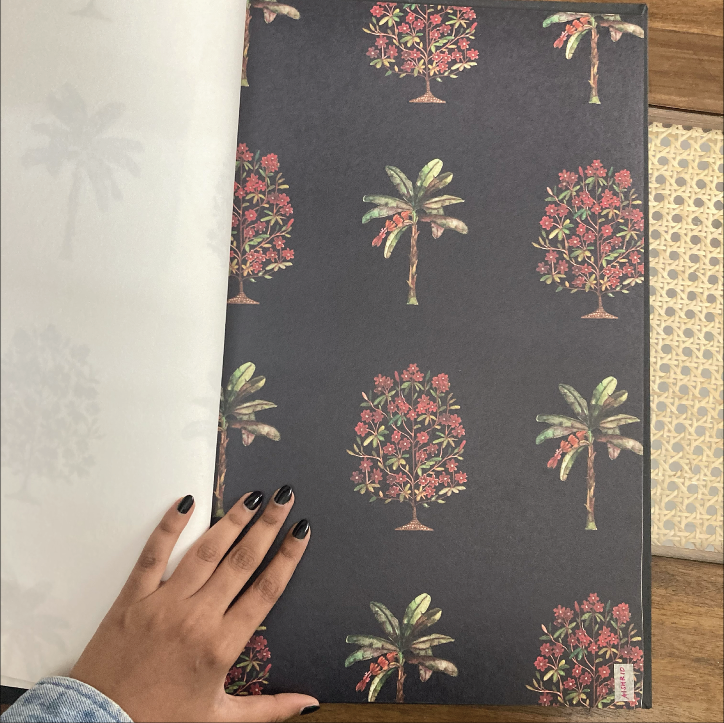 Dark Classic Wallpaper